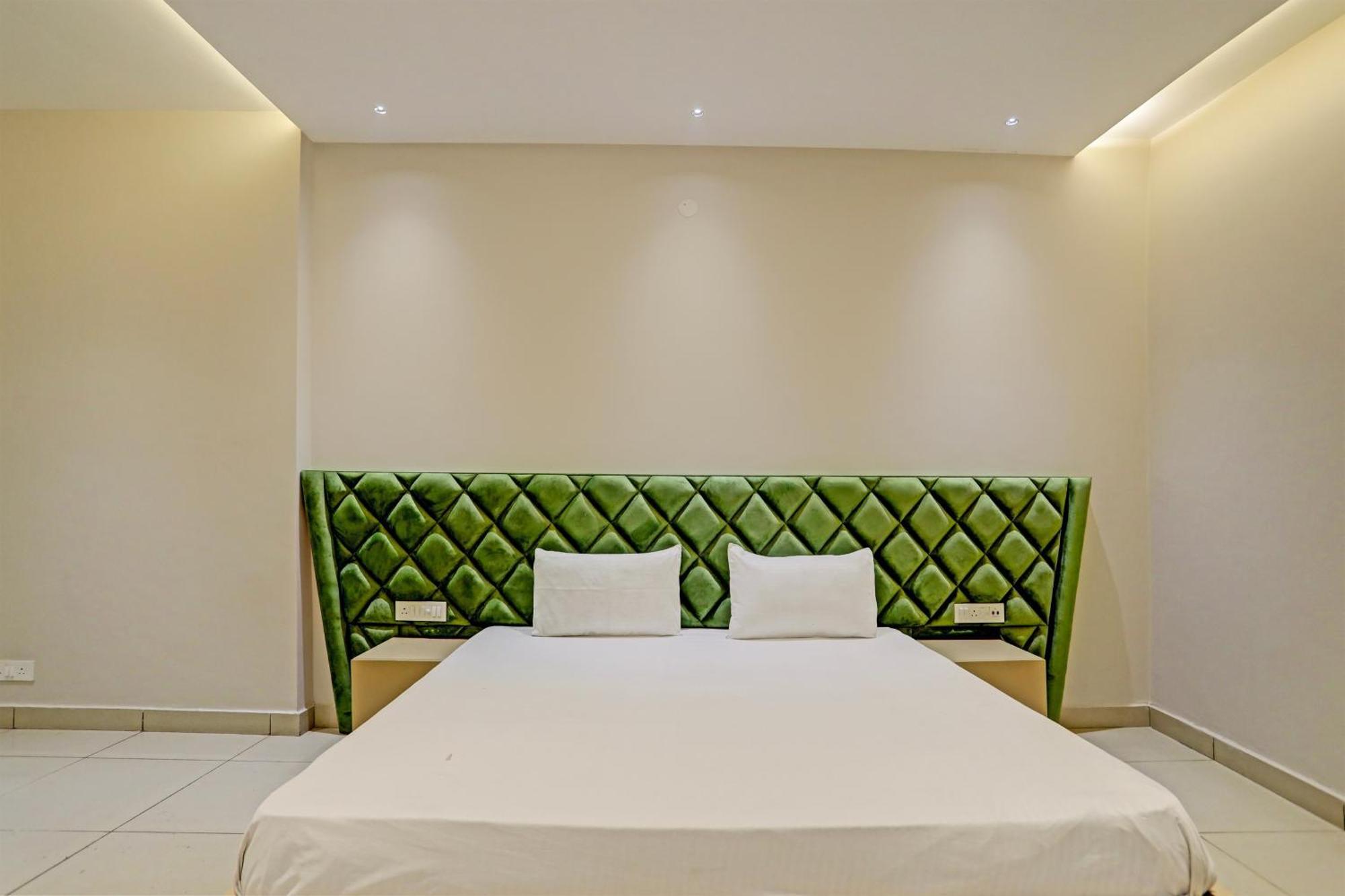 Hotel O Miraas Hotel And Banquet Hall 卢迪亚纳 外观 照片