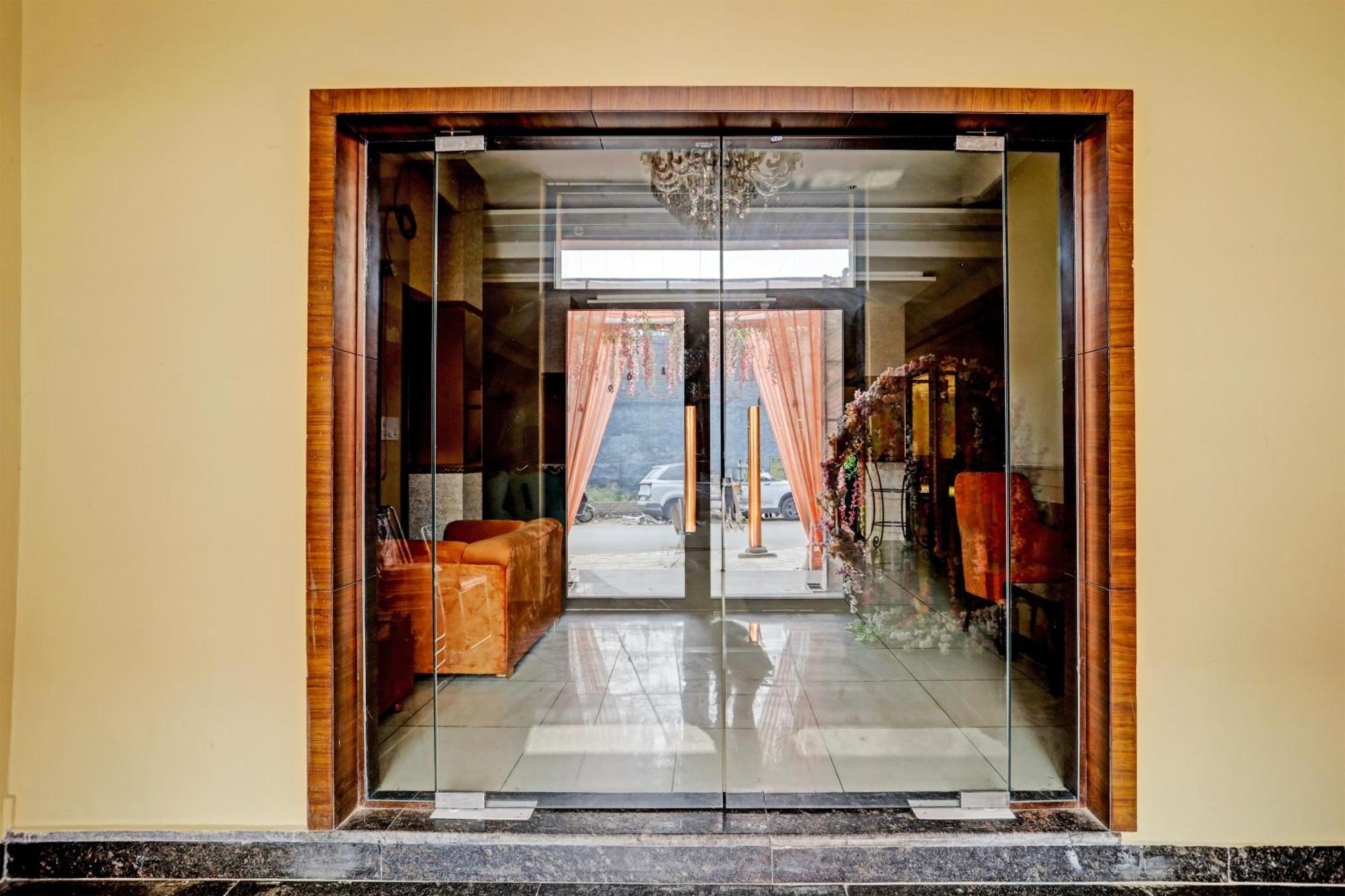 Hotel O Miraas Hotel And Banquet Hall 卢迪亚纳 外观 照片